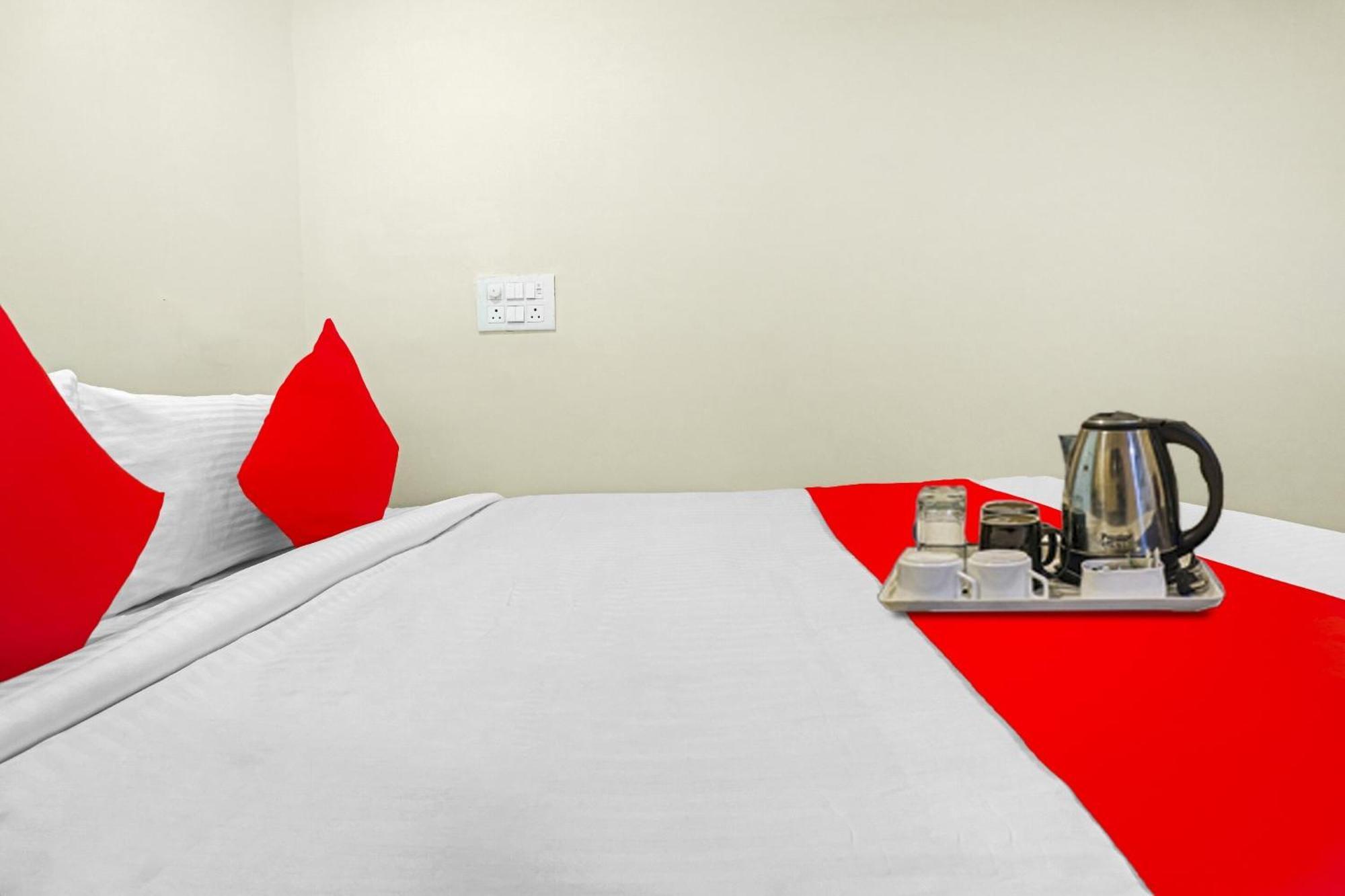 Hotel O Aayush Stay Inn ハイデラバード エクステリア 写真