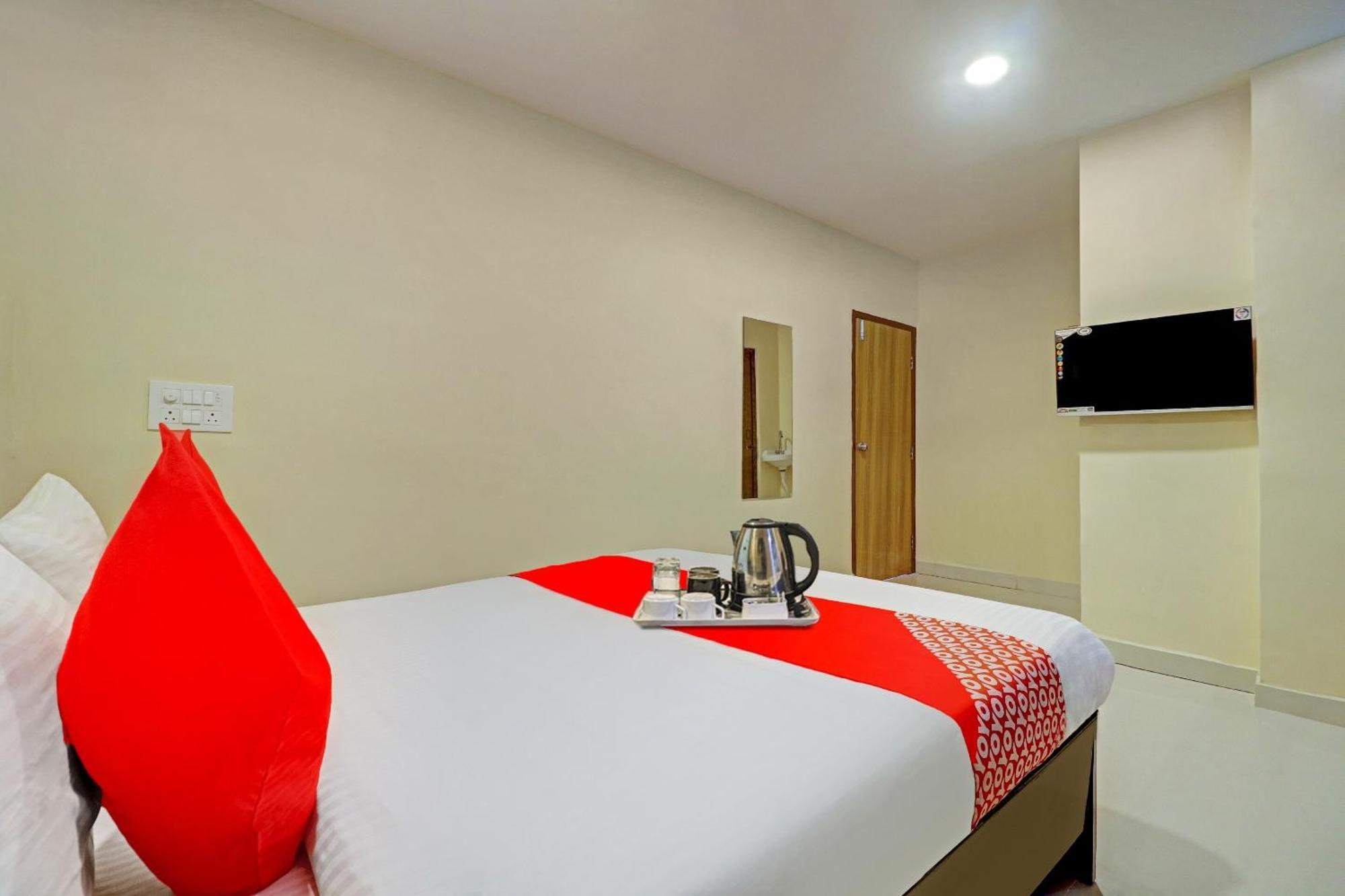 Hotel O Aayush Stay Inn ハイデラバード エクステリア 写真
