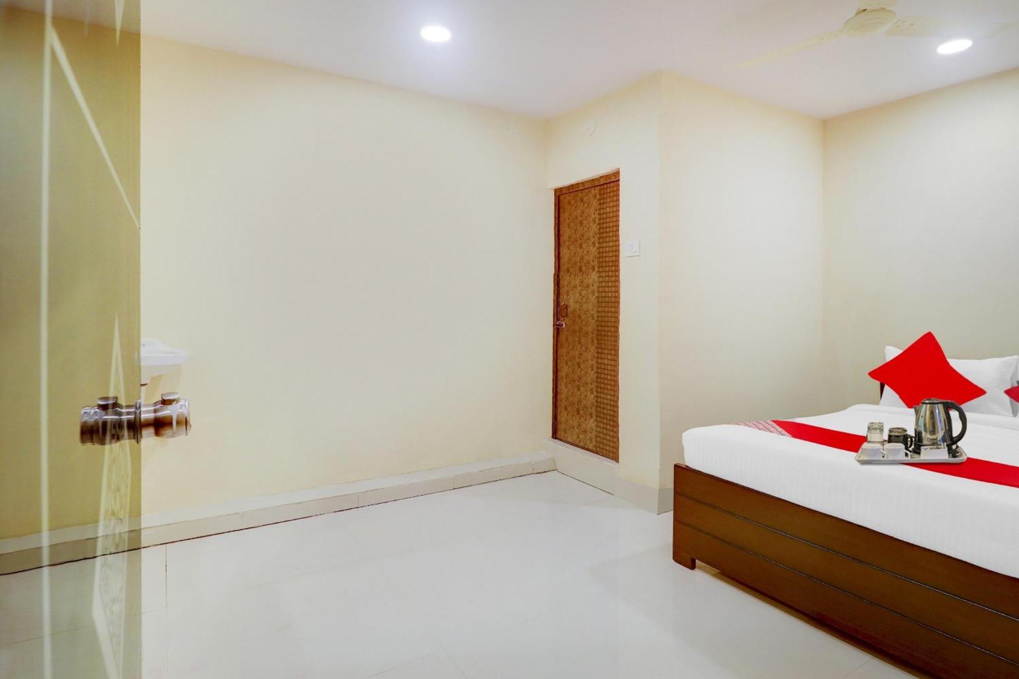 Hotel O Aayush Stay Inn ハイデラバード エクステリア 写真