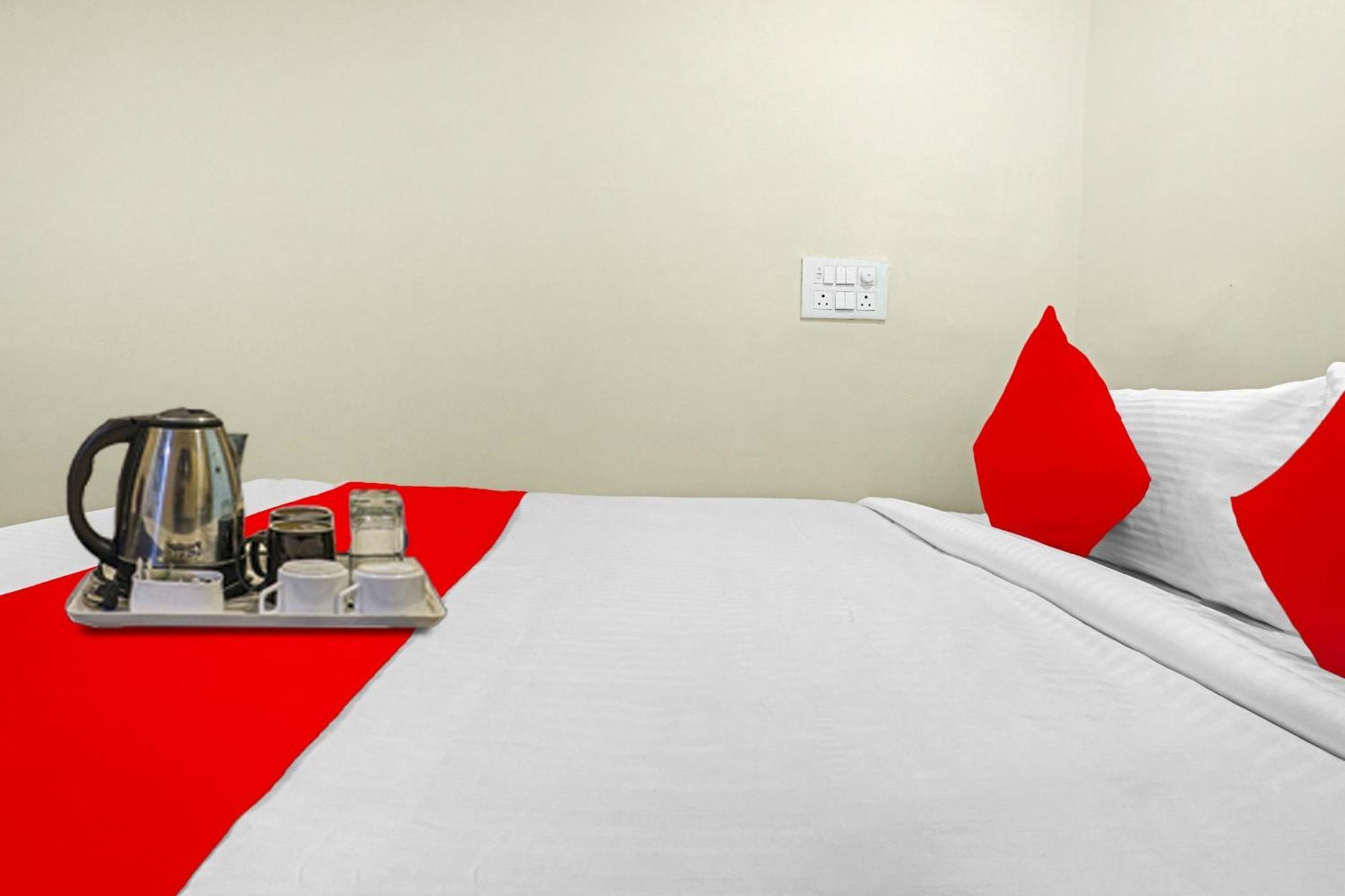 Hotel O Aayush Stay Inn ハイデラバード エクステリア 写真